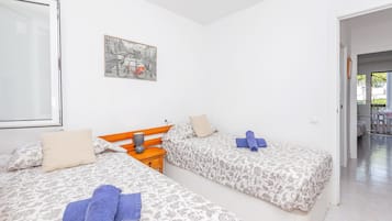 2 makuuhuonetta, silitysrauta/-lauta, Wi-Fi, vuodevaatteet