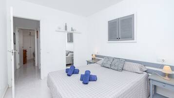 2 室のベッドルーム、アイロン / アイロン台、WiFi、ベッドシーツ