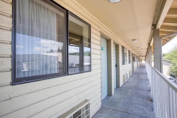 تفاصيل الفندق من الخارج