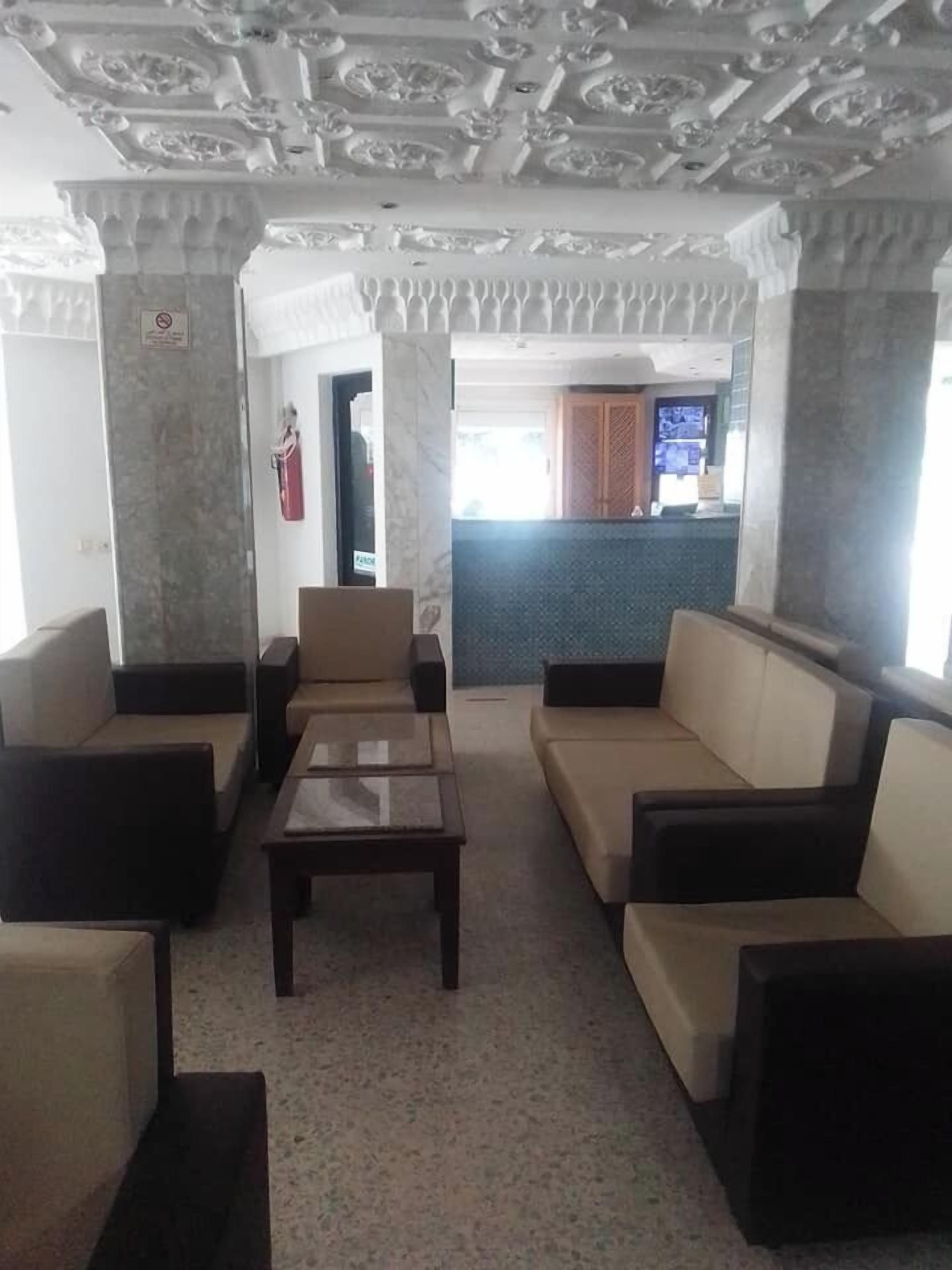 ฝ่ายต้อนรับ