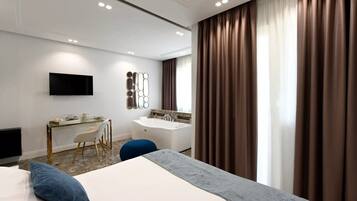 Suite Deluxe | Coffres-forts dans les chambres, chambres insonorisées