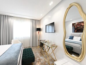 Deluxe Double Room - Golden House Cinecittà (Rome)
