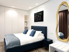 Suite – deluxe | Safe på rommet, lydisolert, strykejern/-brett og wi-fi (inkludert)