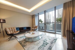 Soundproofing, free WiFi, bed sheets - Luxury 1BR at Sterling East Burj Views (Dubai)