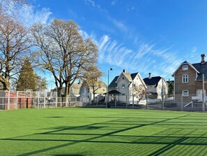 Apartment, 2 Schlafzimmer, Stadtblick | Sportplatz