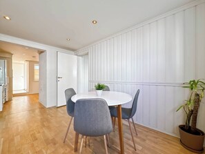 Huis, 2 slaapkamers, toegankelijk voor mindervaliden, balkon | Dineerruimte