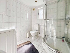 House, 2 Bedrooms, Accessible, Balcony | Bathroom - Ledaal Place 1 by Stavanger BnB (Stavanger)