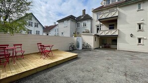 Casa, 2 habitaciones, con acceso para personas discapacitadas, balcón | Restaurante al aire libre