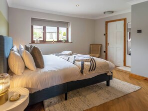 3 bedrooms, individually decorated, individually furnished, free WiFi - Kestrel Cottage (Gaerwen)