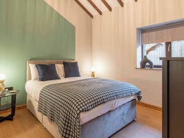 3 dormitorios, decoración individual, mobiliario individual