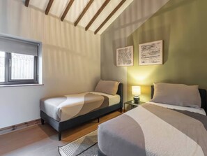 3 bedrooms, individually decorated, individually furnished, free WiFi - Swan Cottage (Gaerwen)