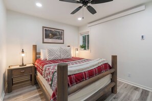 Desk, iron/ironing board, free WiFi, bed sheets