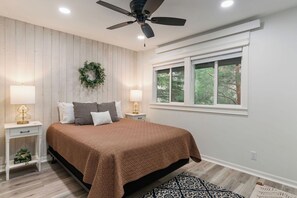 Desk, iron/ironing board, free WiFi, bed sheets