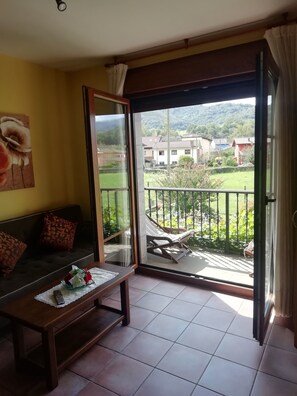 TV - Rural Apartments La Viña (Apartment number 3) (Cangas de Onís)