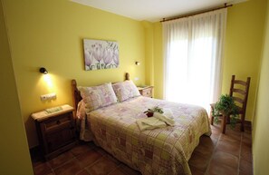 2 bedrooms, Internet, bed sheets - Rural Apartments La Viña (Apartment number 3) (Cangas de Onís)