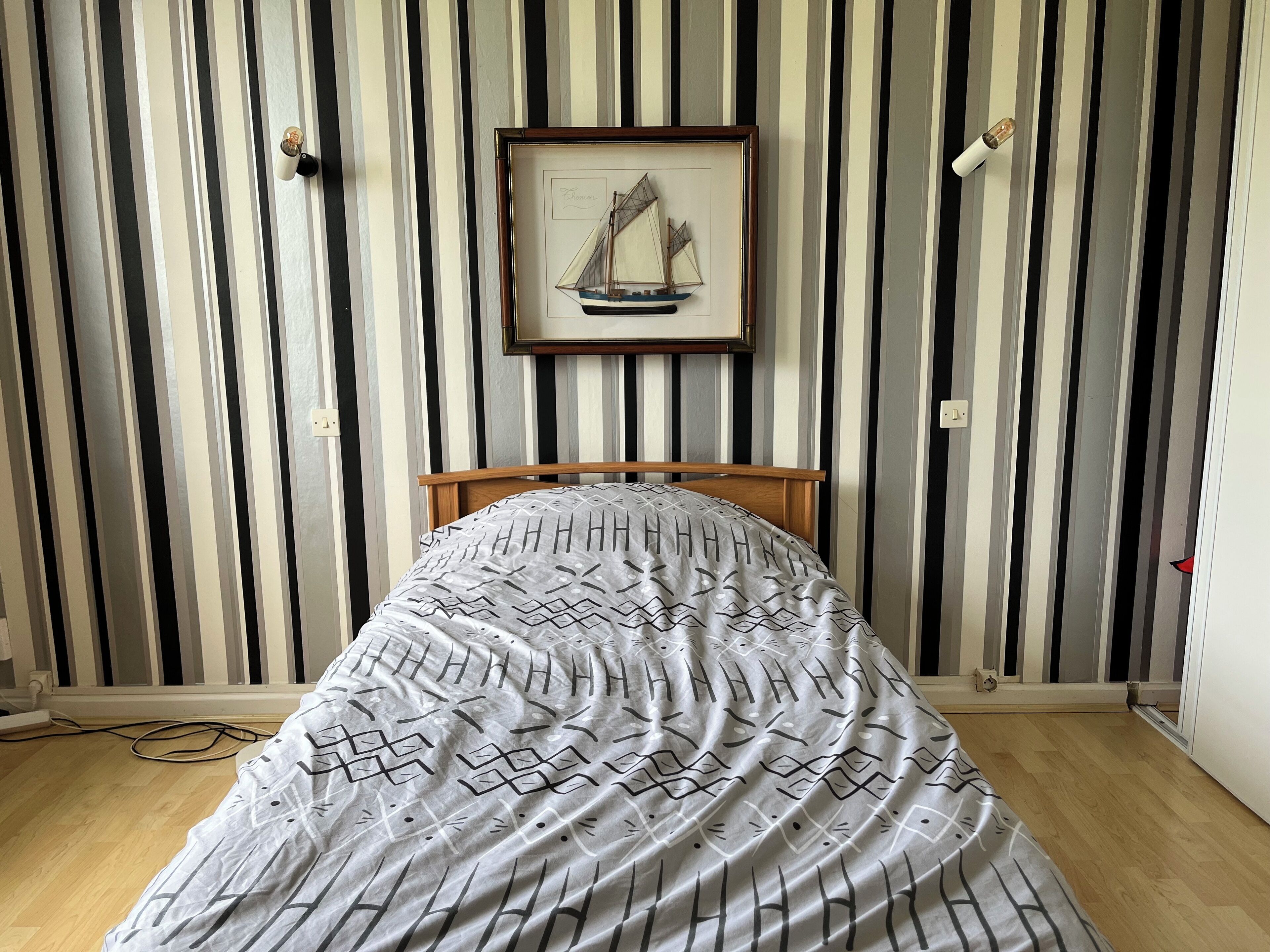 3 chambres, fer et planche à repasser, Wi-Fi, draps fournis