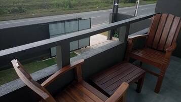 Bureau, espace de travail pour ordinateur portable