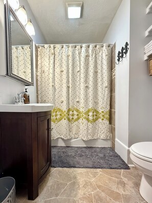 風筒、提供毛巾、廁紙