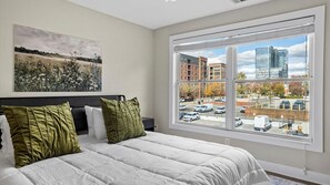 2 slaapkamers, een strijkplank/strijkijzer, wifi, beddengoed