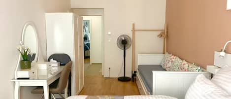 1 多间卧室、熨斗/熨衣板、WiFi、床单