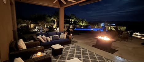 House, 4 Bedrooms | Terrace/patio