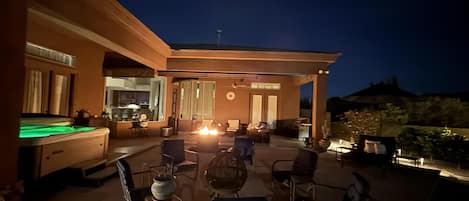 House, 4 Bedrooms | Terrace/patio