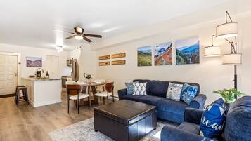 Apartamento, 2 habitaciones | Zona de estar