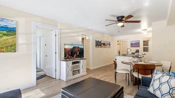 Condo, 2 Bedrooms | Living area