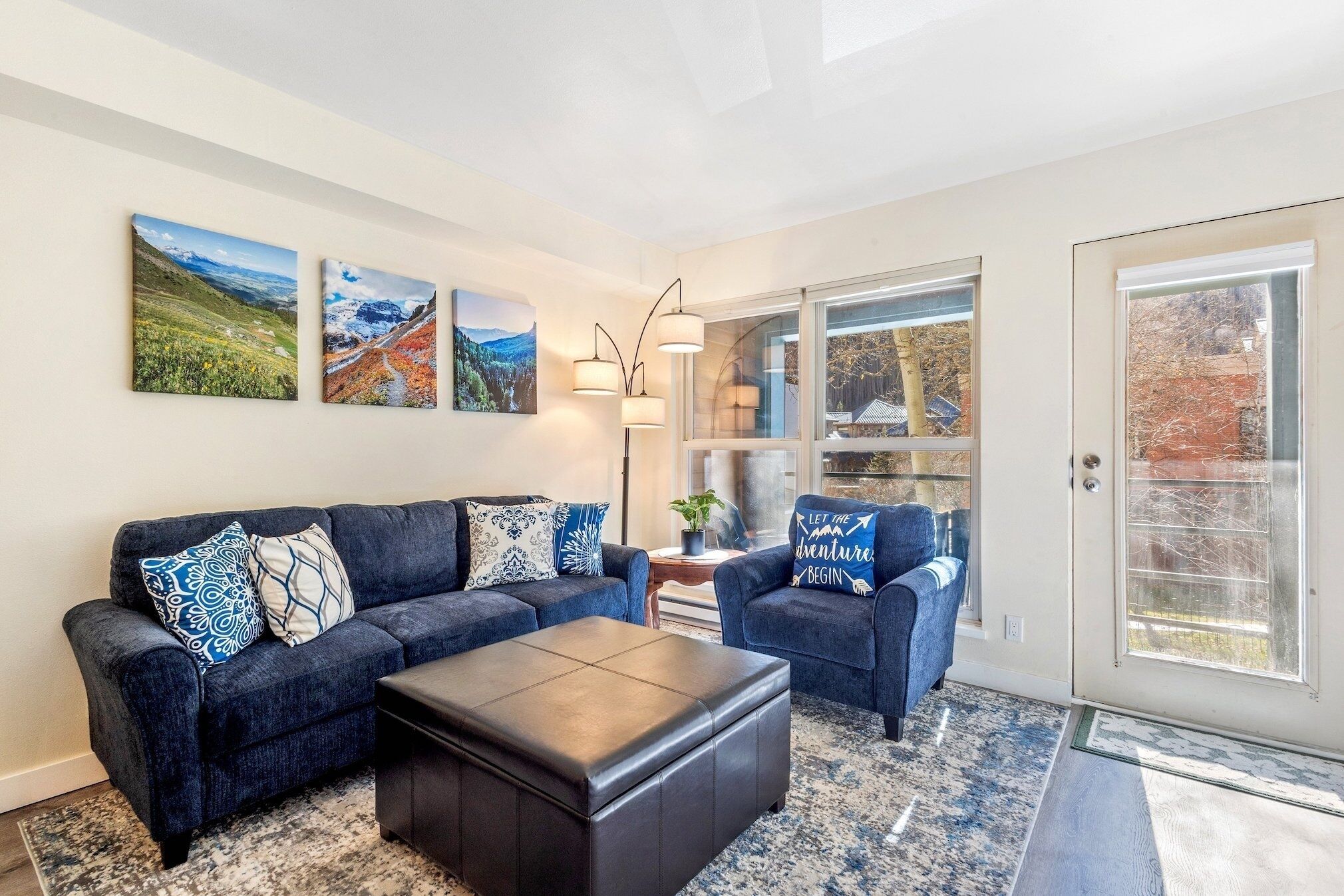 Condo, 2 Bedrooms | Living area