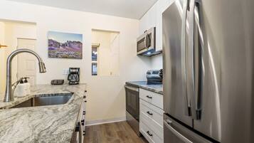 Condo, 2 Bedrooms | Private kitchen