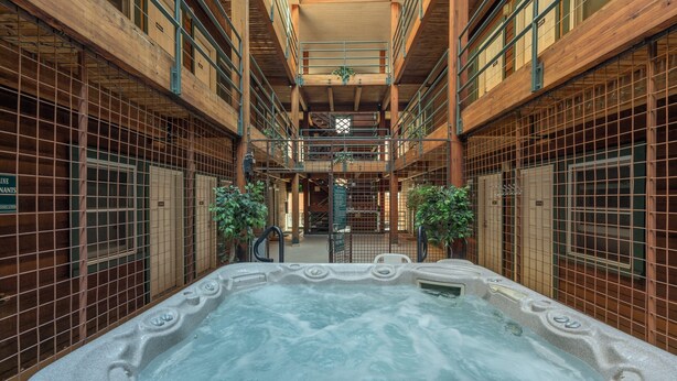 公寓客房, 2 間臥室 | 室外 SPA 浴池