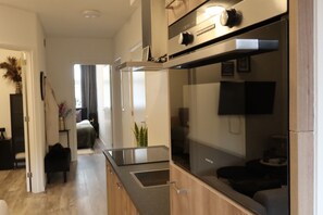 2 عدّة غرف نوم وواي فاي وملاءات أسرّة