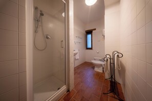 Shower, hair dryer, bidet, towels - Farmhouse Il Mulino delle canutole - Il Granaio (Magione)