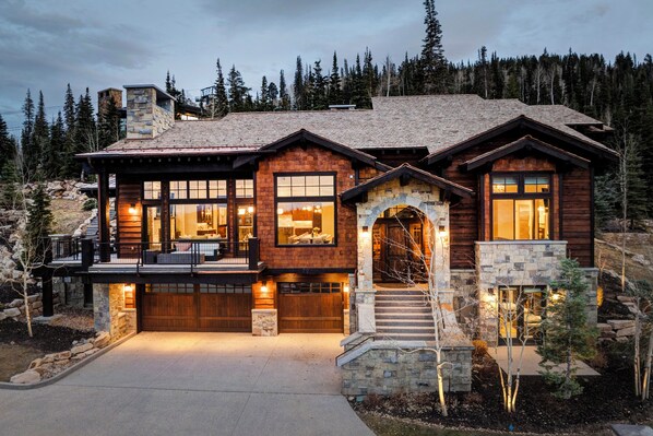 المنشأة من الخارج