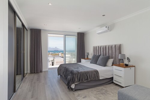 Luxury Family Villa - Ocean & Mountain Views