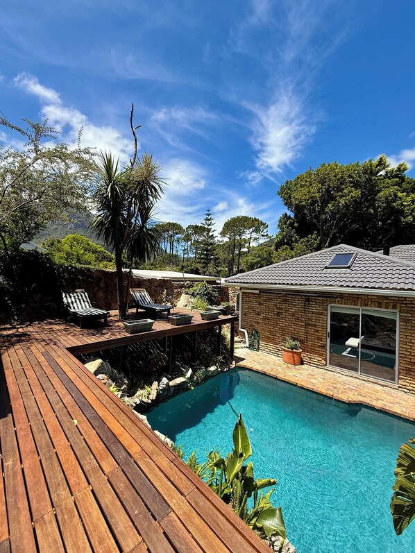 2 albercas al aire libre 