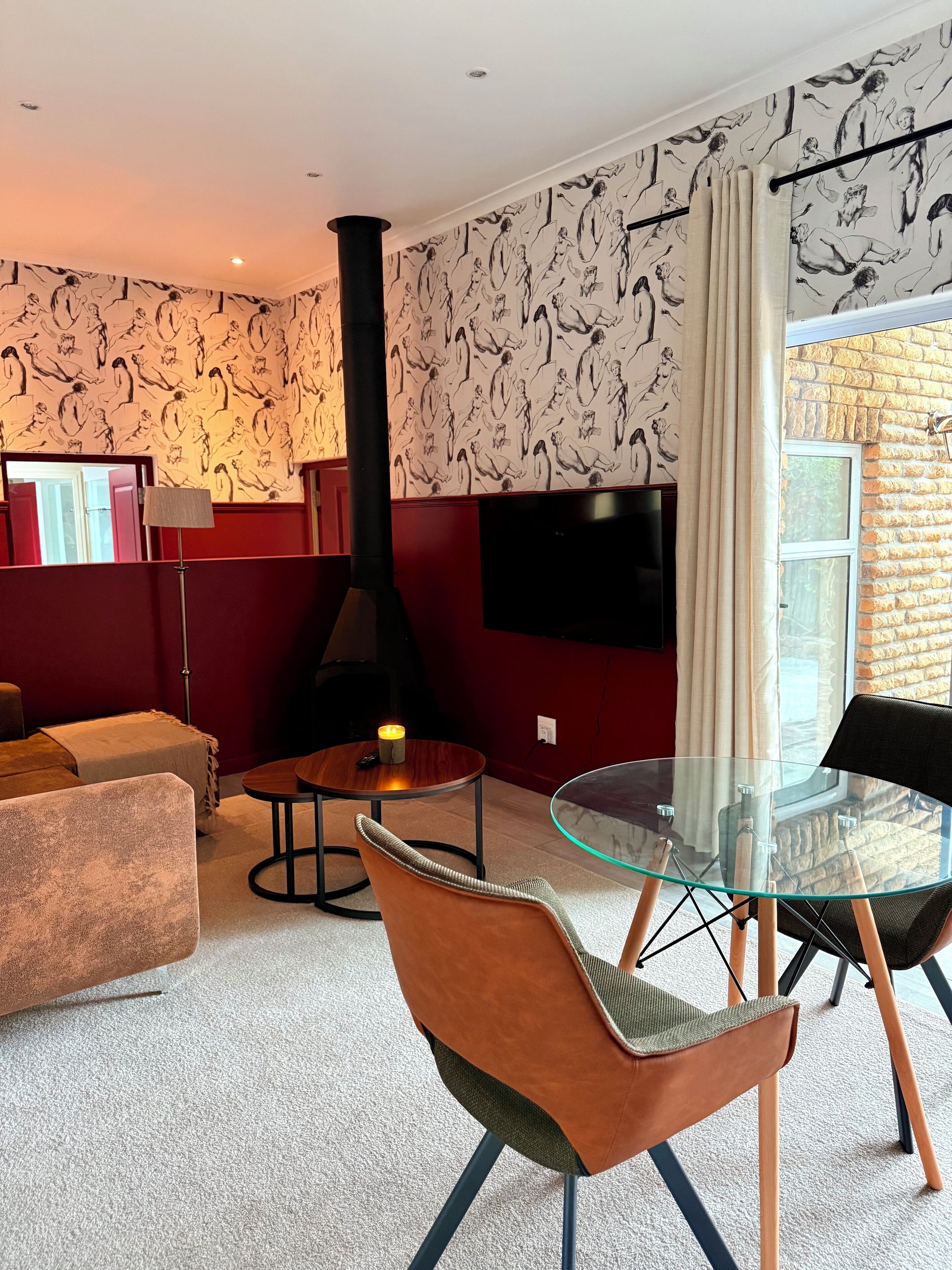 Superior Apartment, Garden View | Makan dalam bilik