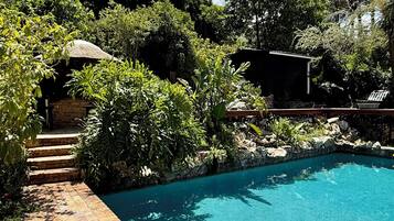 2 kolam renang outdoor