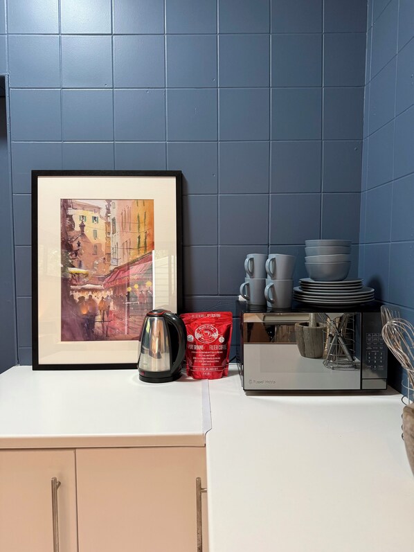 Studio Suite Klasik | Dapur pribadi | Lemari es dan microwave