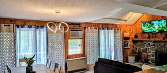 Modern Mountain Escape – Fun Filled Retreat!