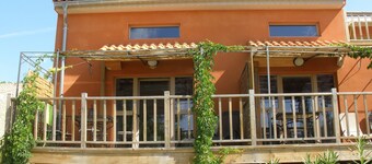 Gite PMR 39 m2 F2 mezzanine terrasse bois sud clim environnement buccolique