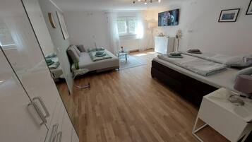 1 bedroom, iron/ironing board, WiFi, bed sheets