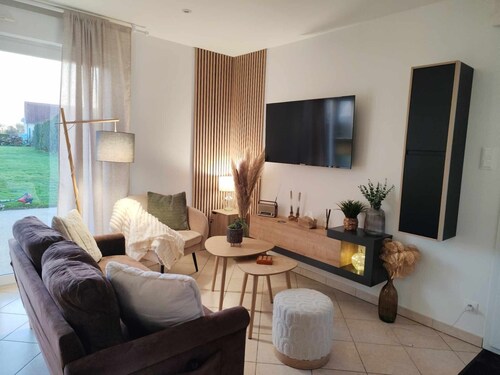Gîte De L'entre 2 Côtes: Private Terrace, Garden & Wi-Fi in Vindefontaine