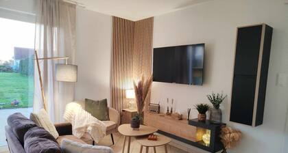 Gîte De L'entre 2 Côtes: Private Terrace, Garden & Wi-Fi in Vindefontaine