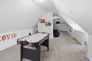 غرفة الألعاب