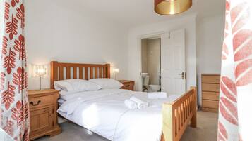 4 Schlafzimmer, individuell dekoriert, individuell eingerichtet