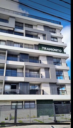 Exterior - Cozy and modern apartment with balcony. (João Pessoa)