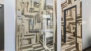 Studio, 1 Queen Bed, Private Bathroom | Bathroom