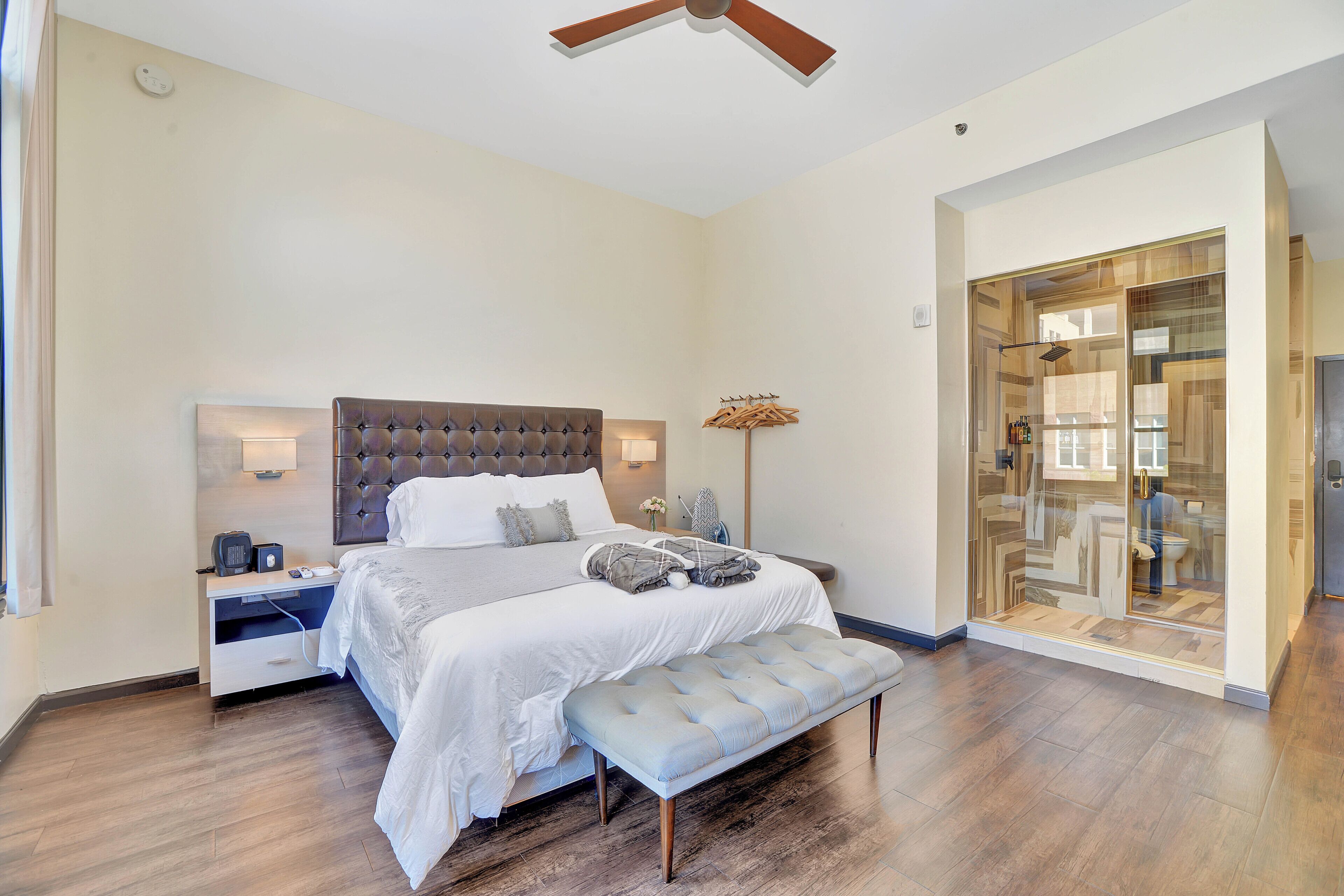 Iron/ironing board, free WiFi