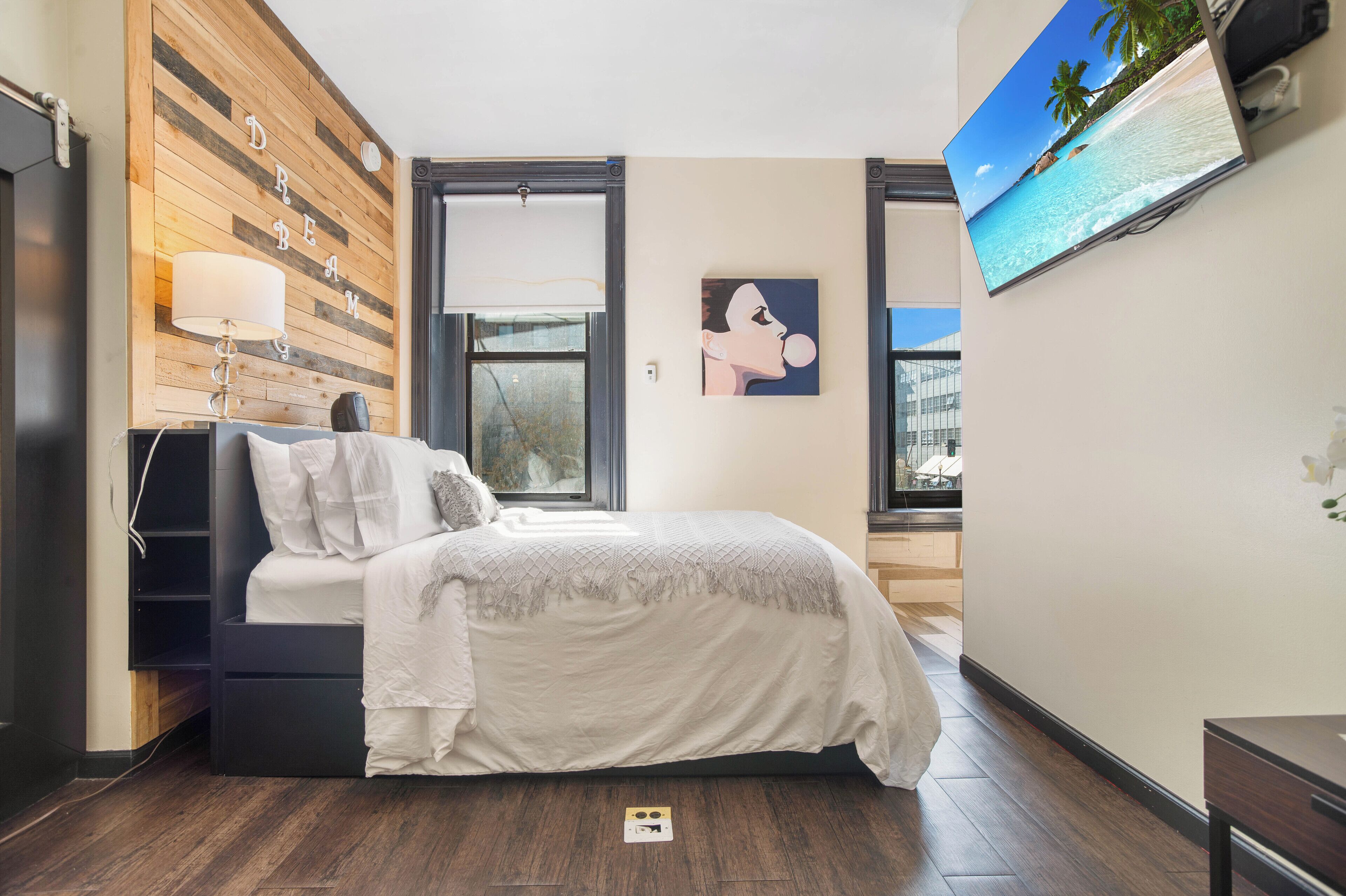 Iron/ironing board, free WiFi